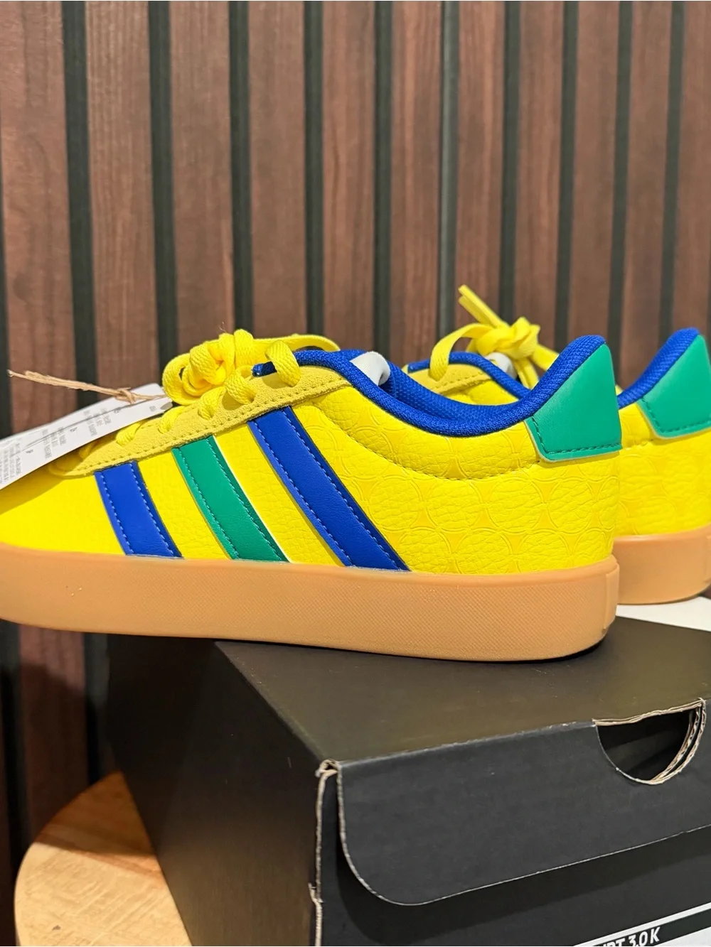 NWT Adidas VL Court 3.0 K Yellow Blue Green Sneakers Size 2 Kids